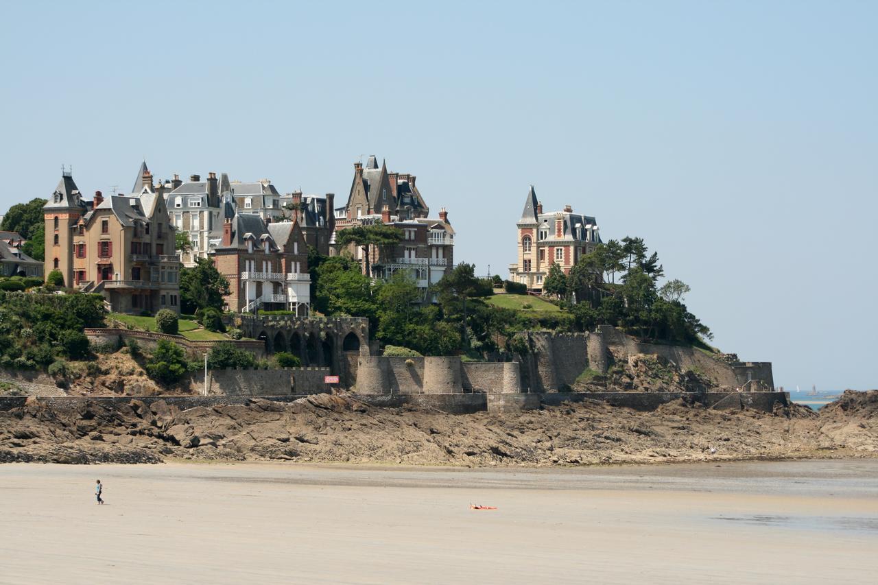Chambres D'Hotes Le Clos D'Enhaut Dinard Exterior foto